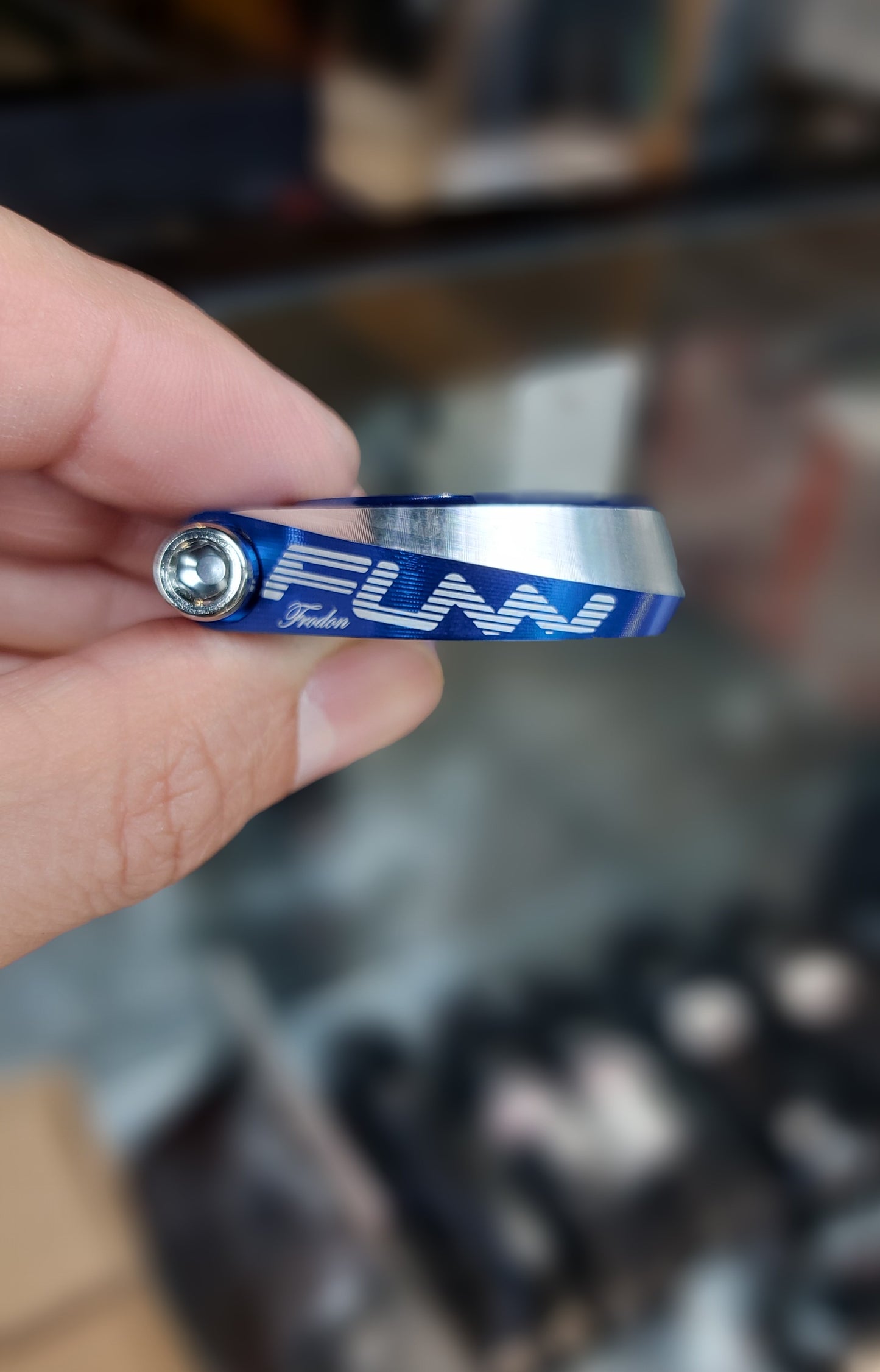 Funn, Frodon Seat Clamp 31.8mm - Available in Blue & Orange