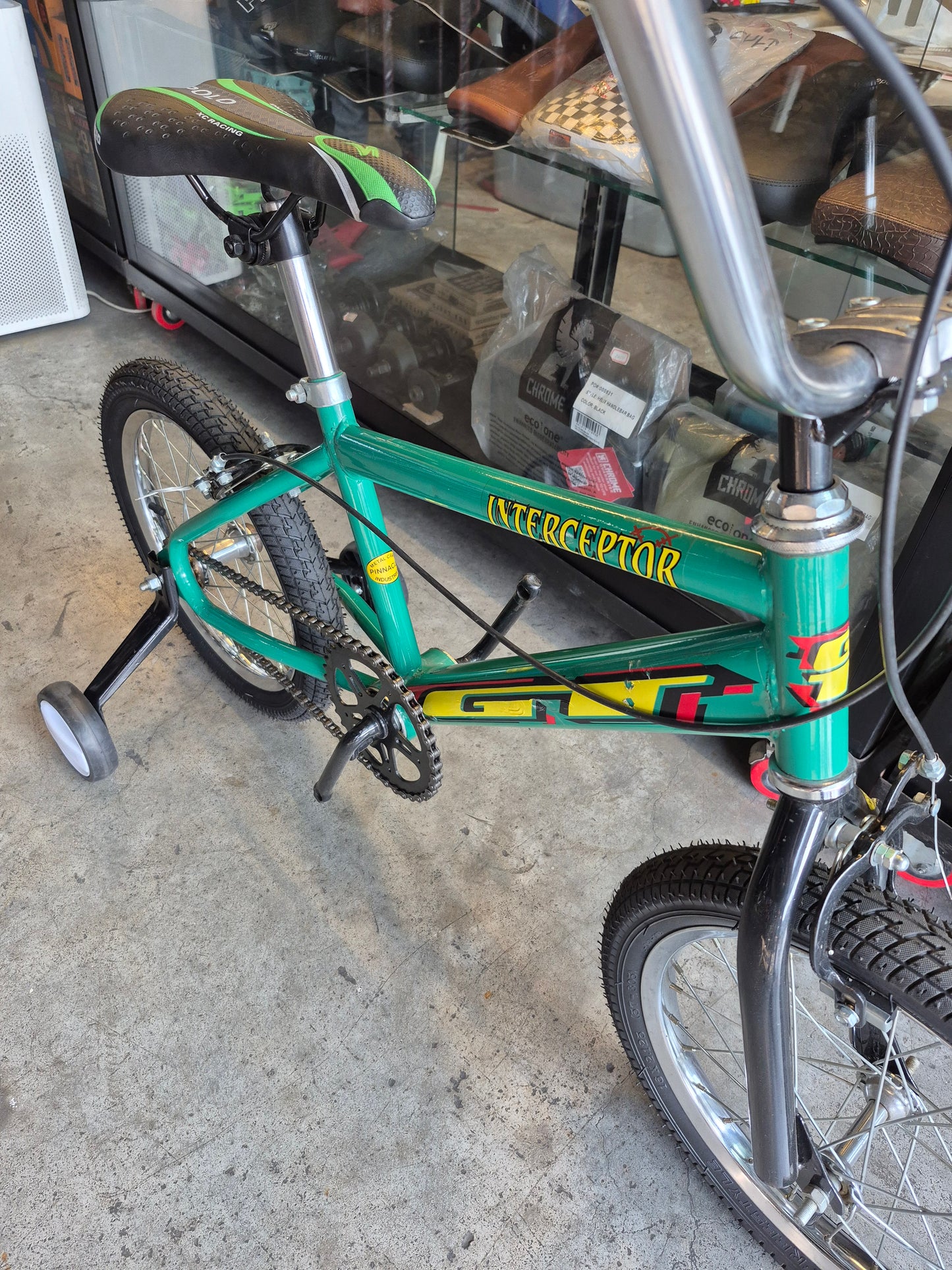 Bike 16 Interceptor (suitable for kids aged 4–5 years old)