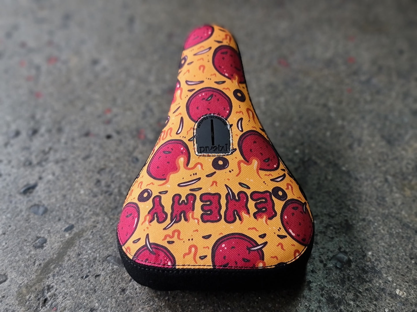 Enemy Components, Slice Pivotal Seat