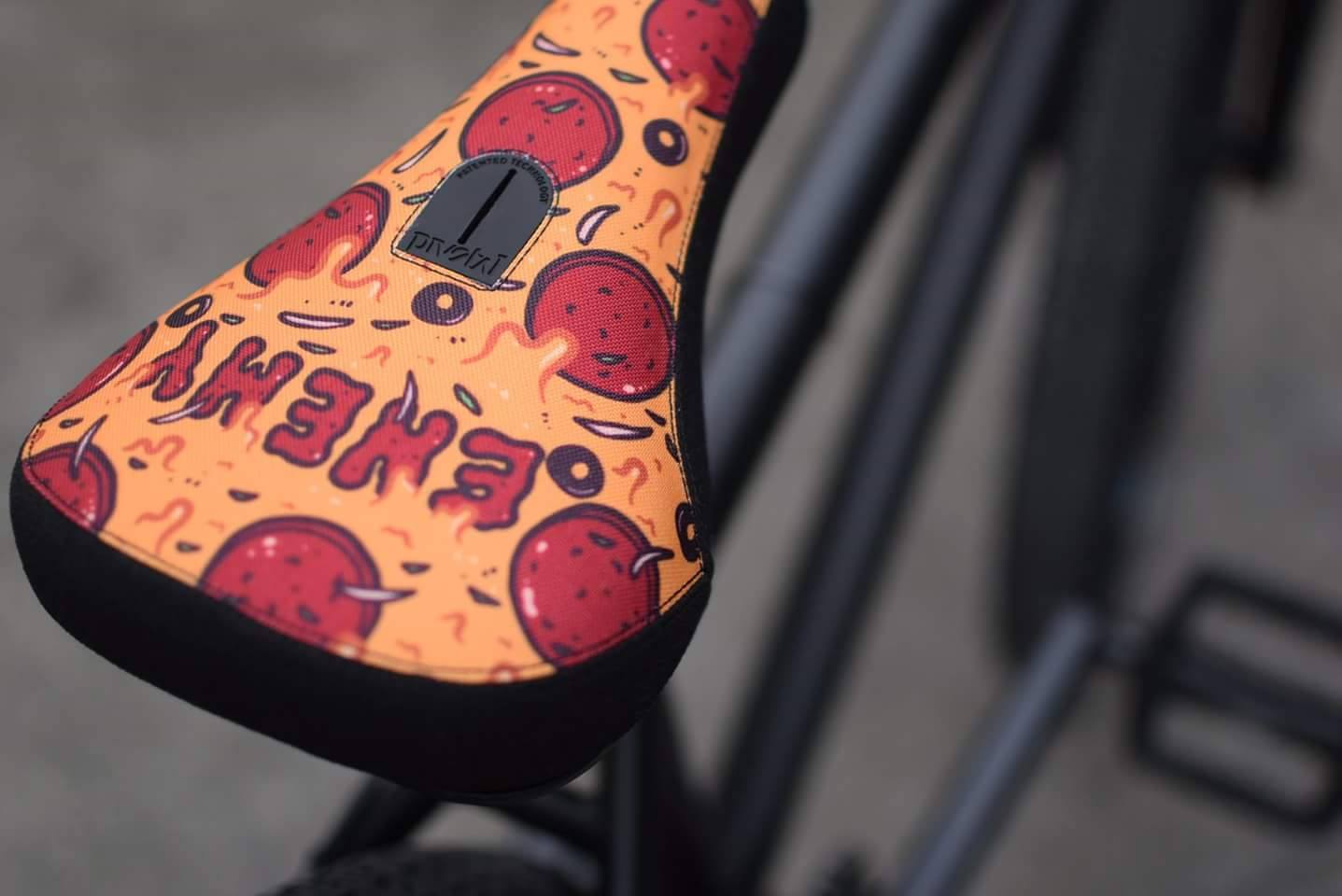 Enemy Components, Slice Pivotal Seat