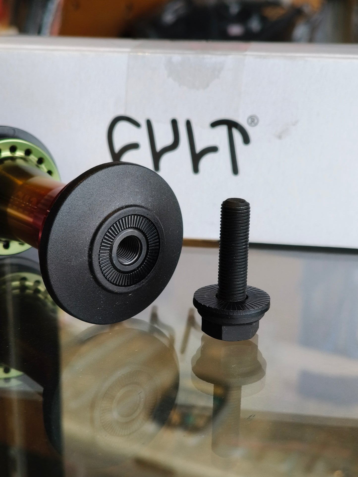 Cult - Crew Front Hub BMX w/ Guards RASTA
