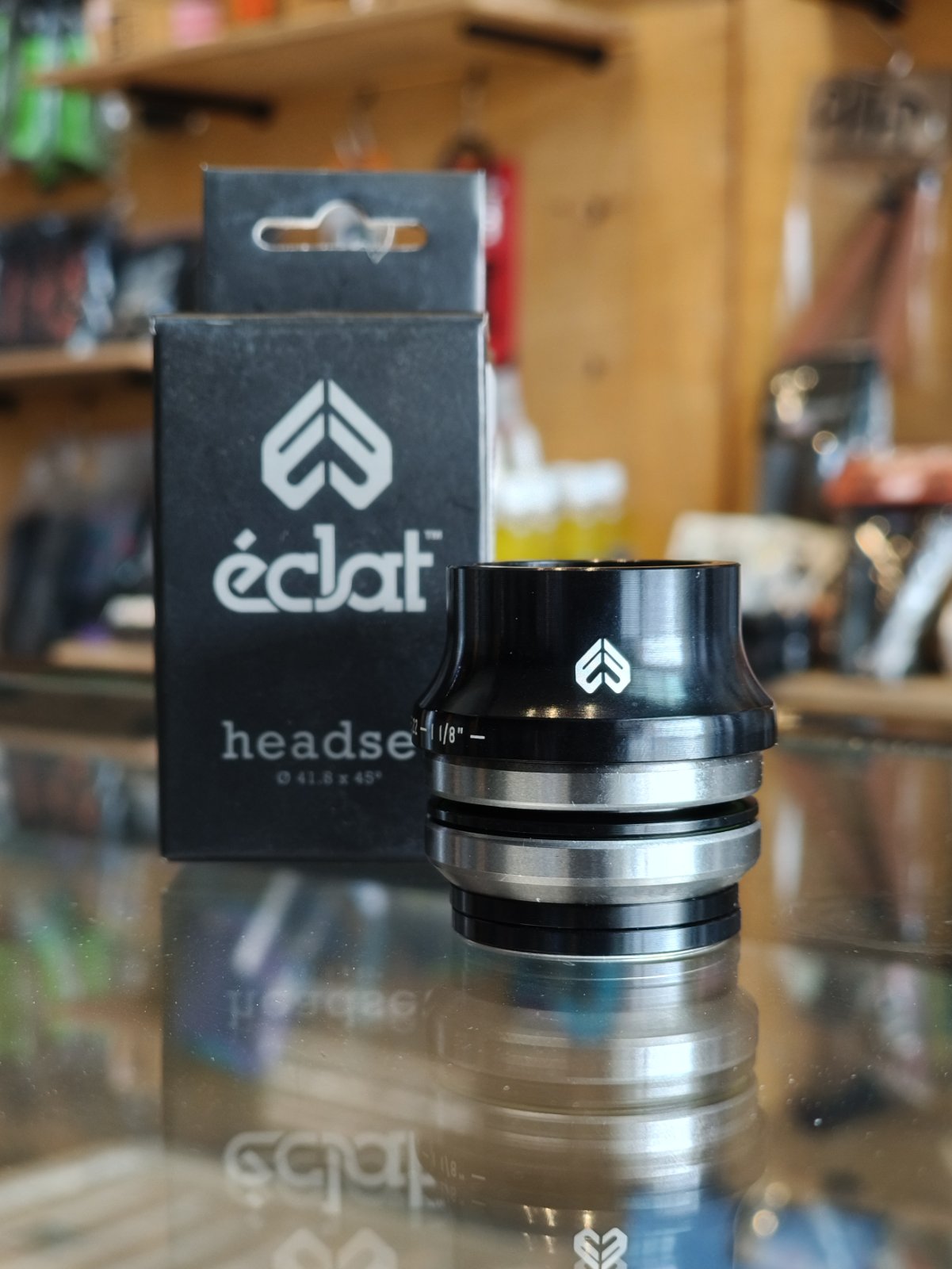 Eclat, Wave 22 Integrated Head Set - Black