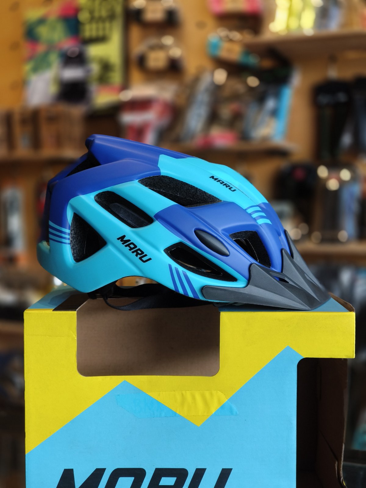 Helmet MTB Maru Tracer (available in Blue & Purple)