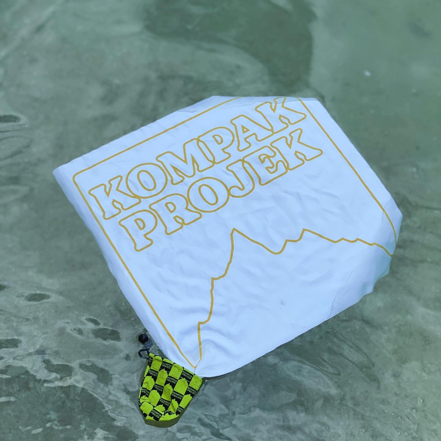 Kompak Projek, Packable microfiber towel (available in various colors)