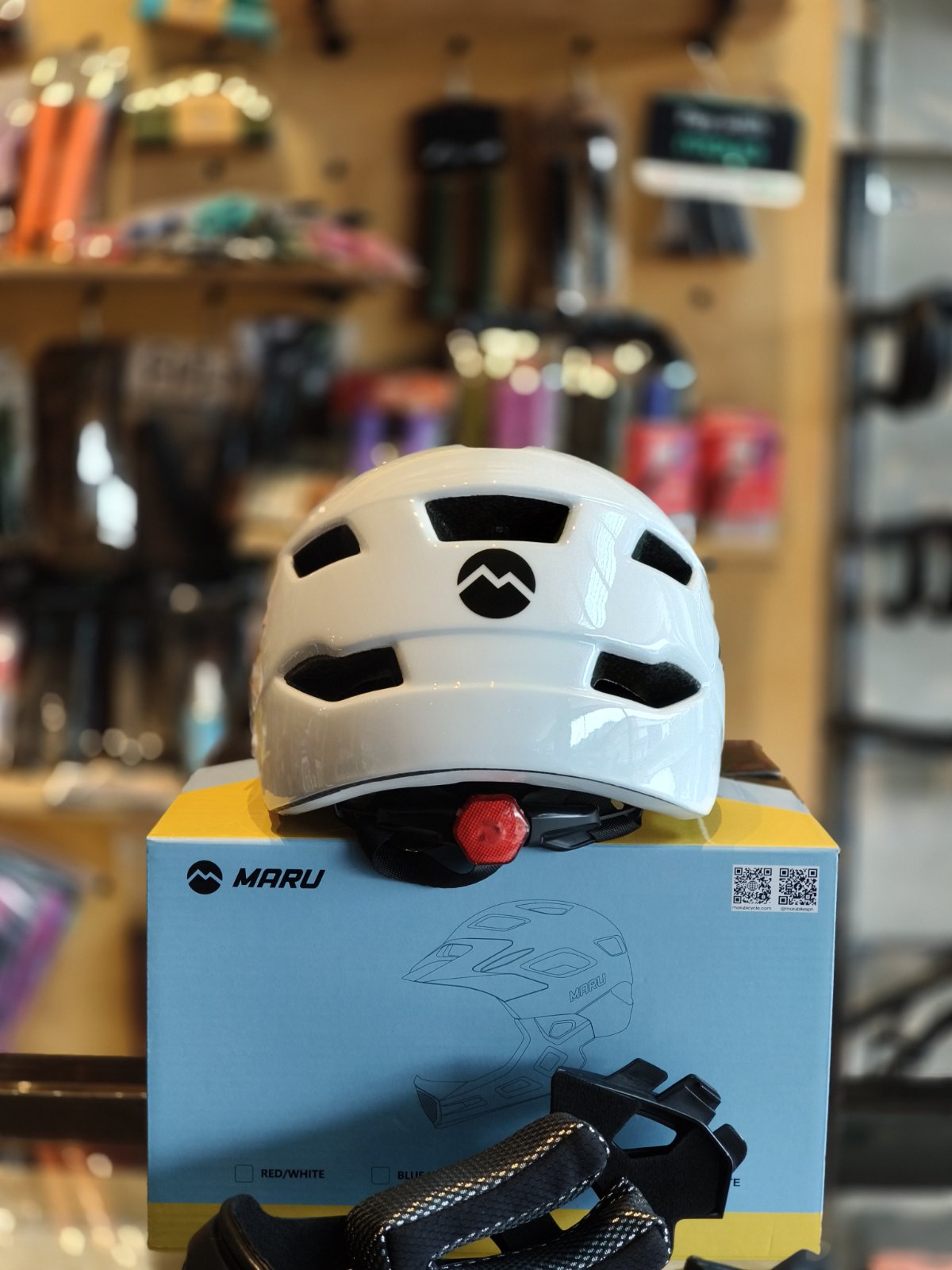 Kids Helmet Maru, Full face - Black White