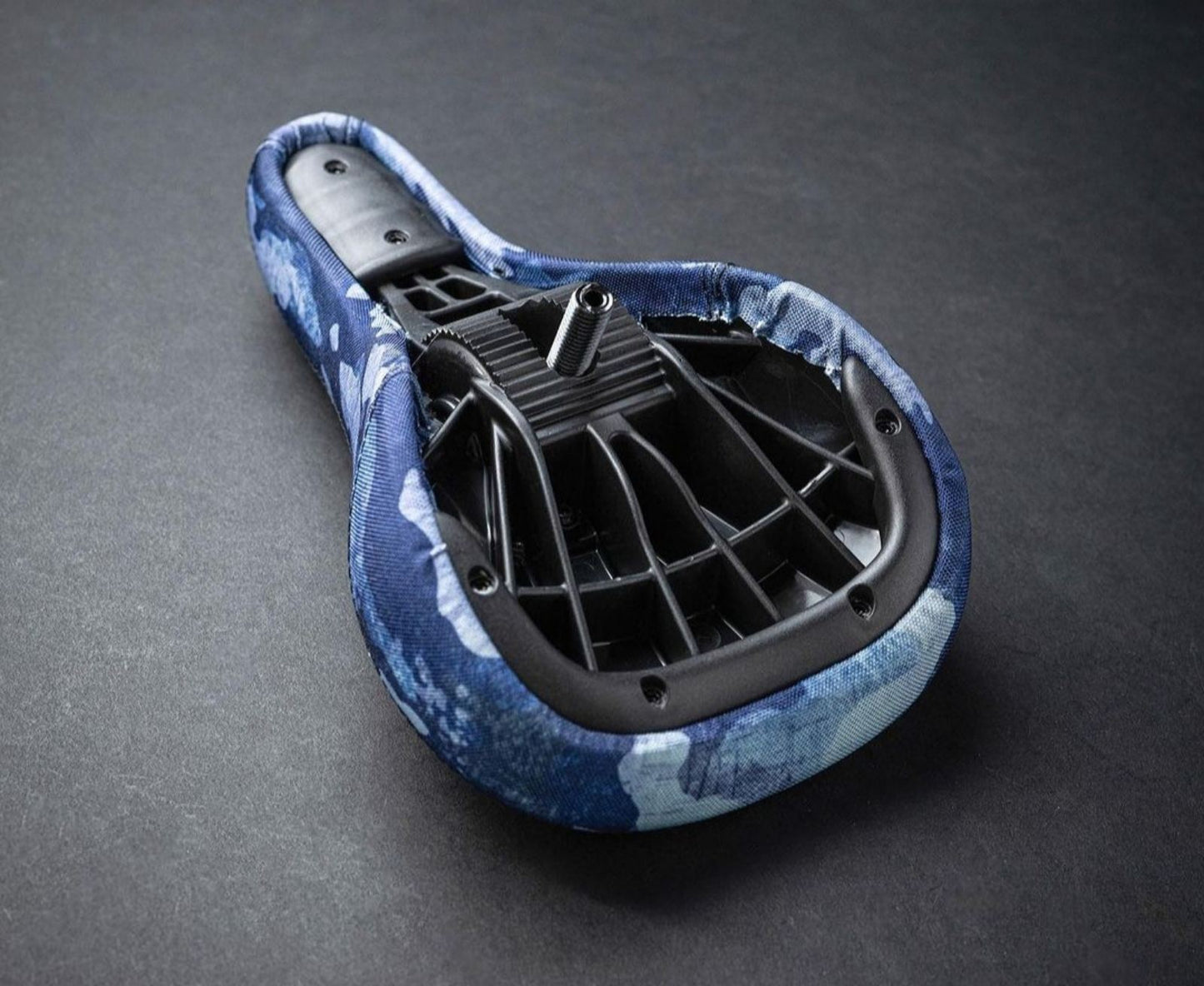 Wethepeople Team Pivotal Seat – Fat (Indigo Camo)