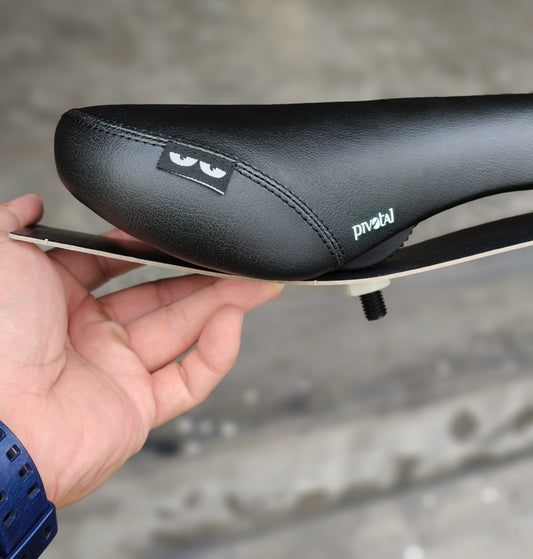 Eclat VOID Pivotal Seat (Fat)