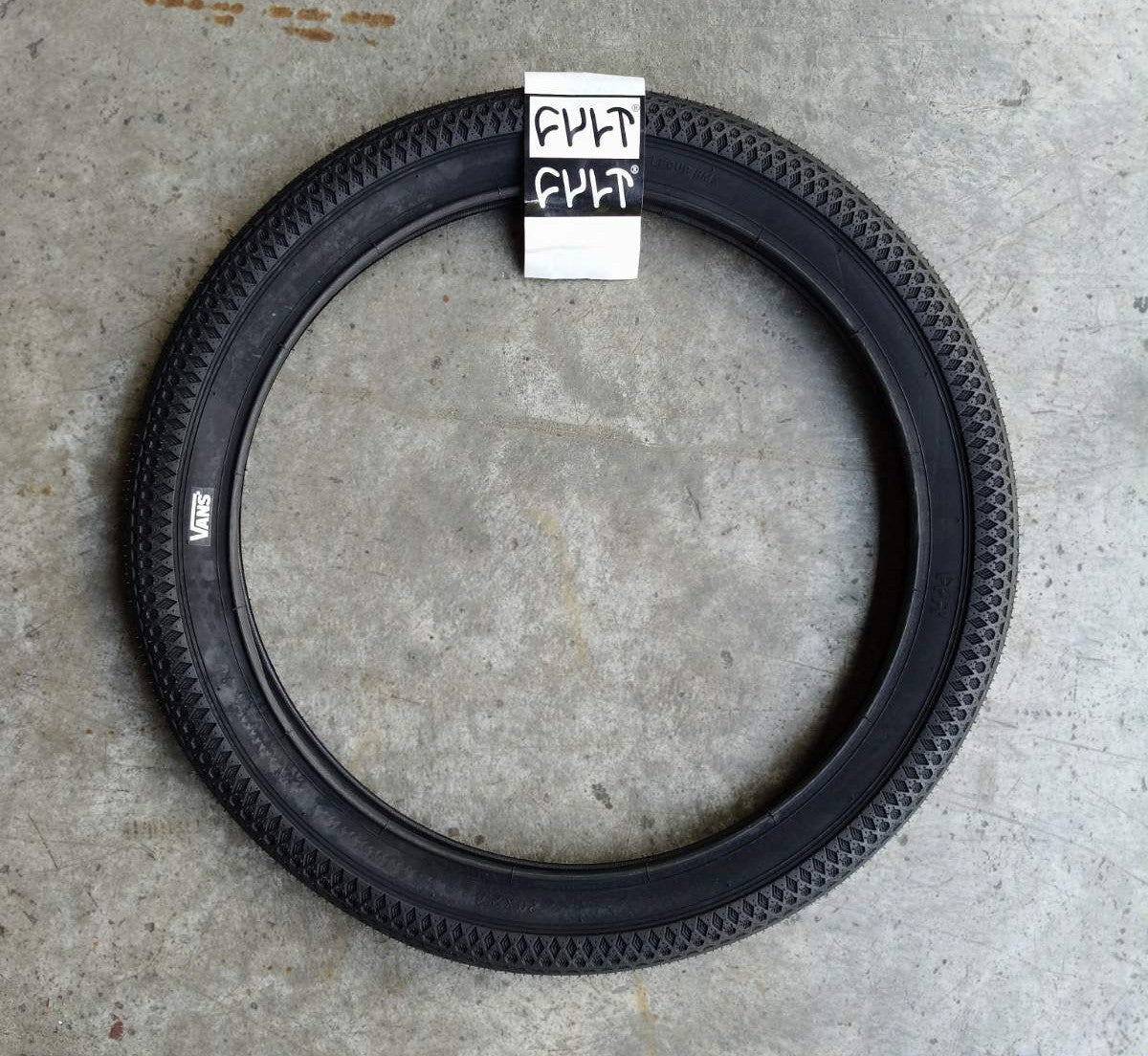 Cult x Vans Wafflecup Tire 20 x 2.4" (sold by pair)
