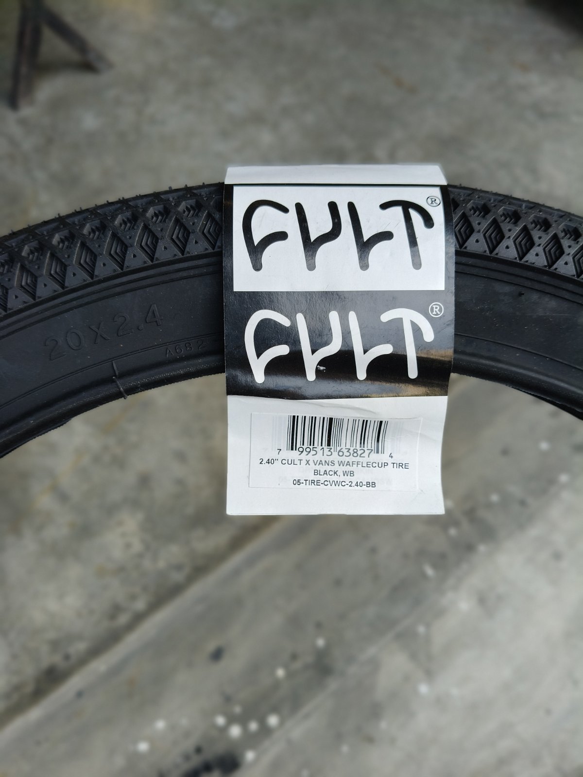 Cult x Vans Wafflecup Tire 20 x 2.4" (sold by pair)