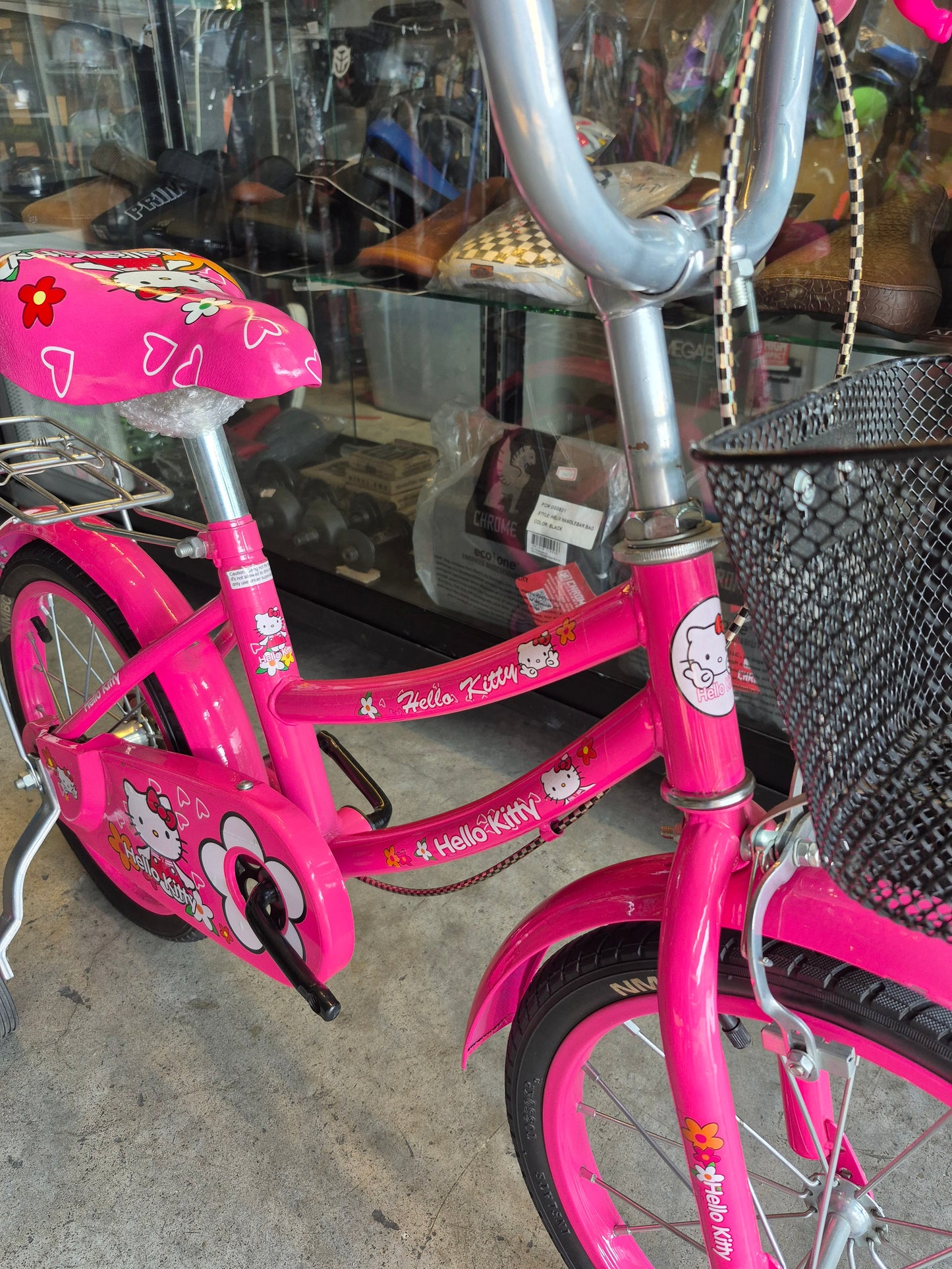 Bike 12 Hello Kitty (suitable for kids aged 2 to 3 years old)