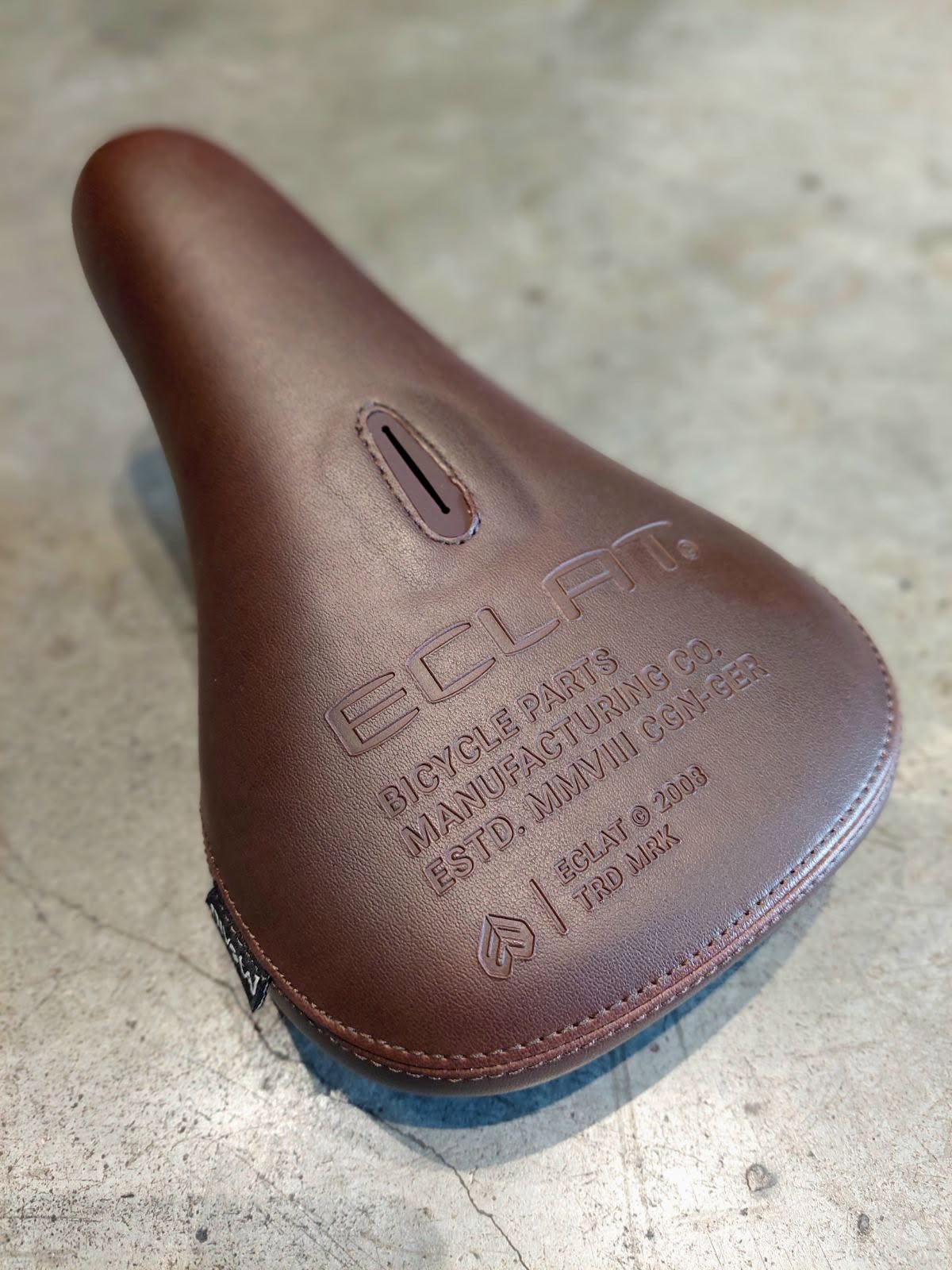 ÉCLAT BIOS PIVOTAL SEAT – BROWN