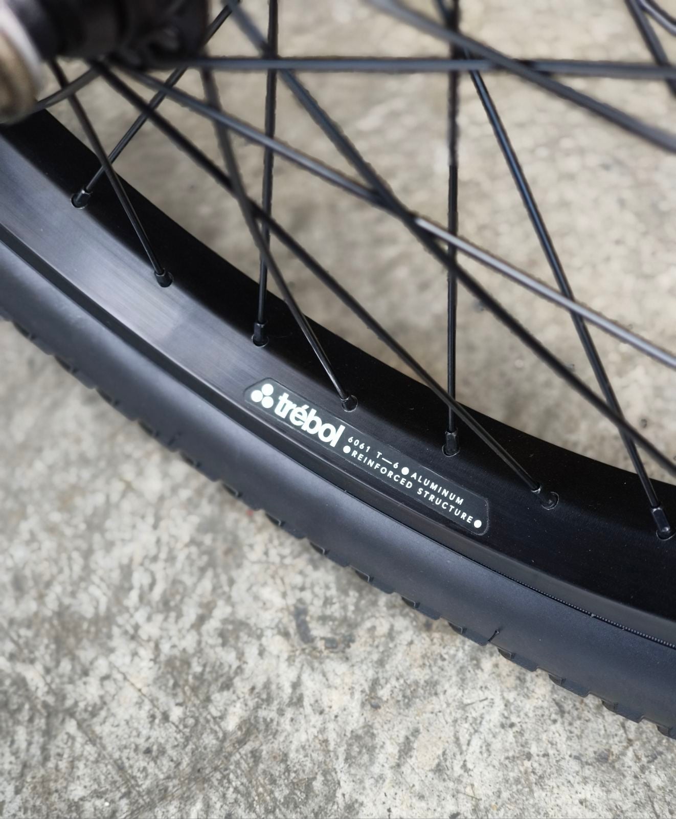 Flybikes - Bike 20 Neutron (Flat Black)