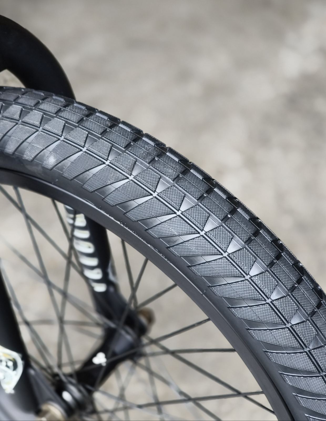 Flybikes - Bike 20 Neutron (Flat Black)