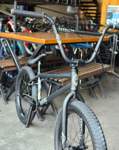 Flybikes - Bike 20 Neutron (Flat Black)