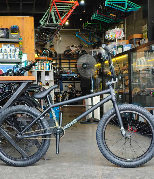 Flybikes - Bike 20 Neutron (Flat Black)