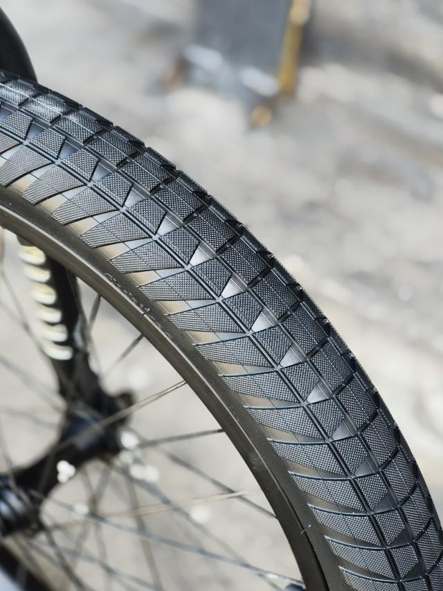 Flybikes - Bike 20 Neutron (20.75" TT)