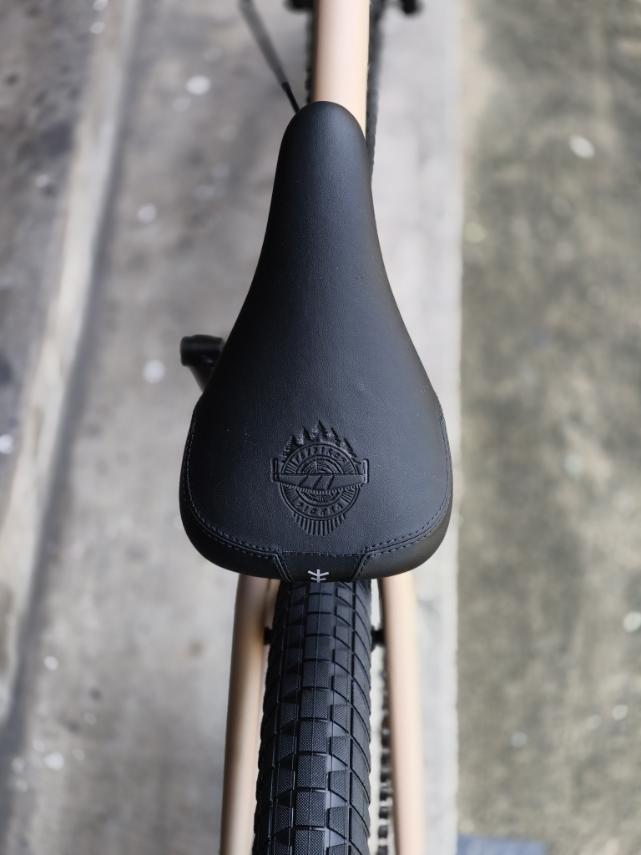 Flybikes - Bike 20 Neutron (20.75" TT)