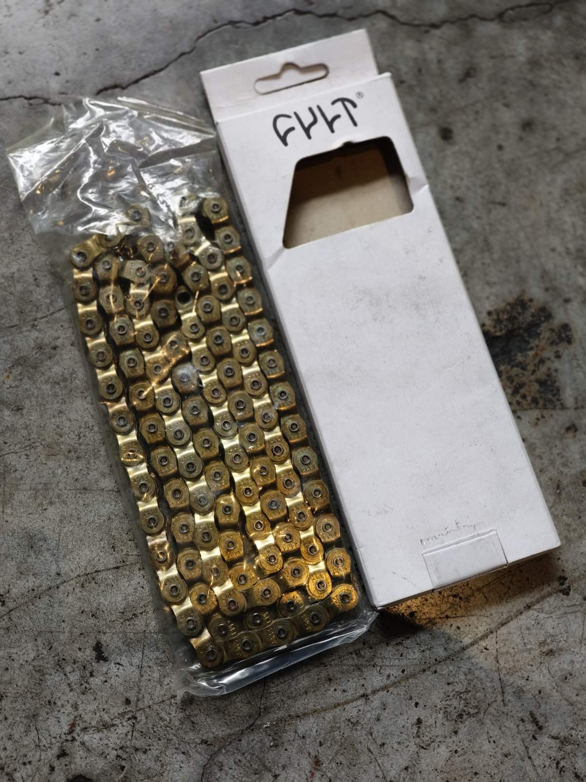 Cult, Halflink Chain Gold 1/2 x 1/8"