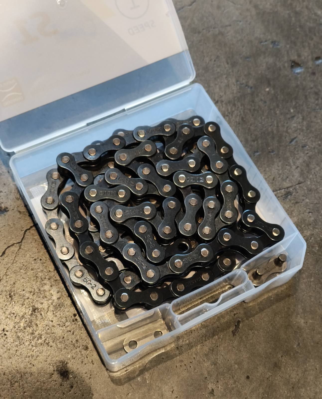 KMC, Chain S1 1/2" x 1/8"