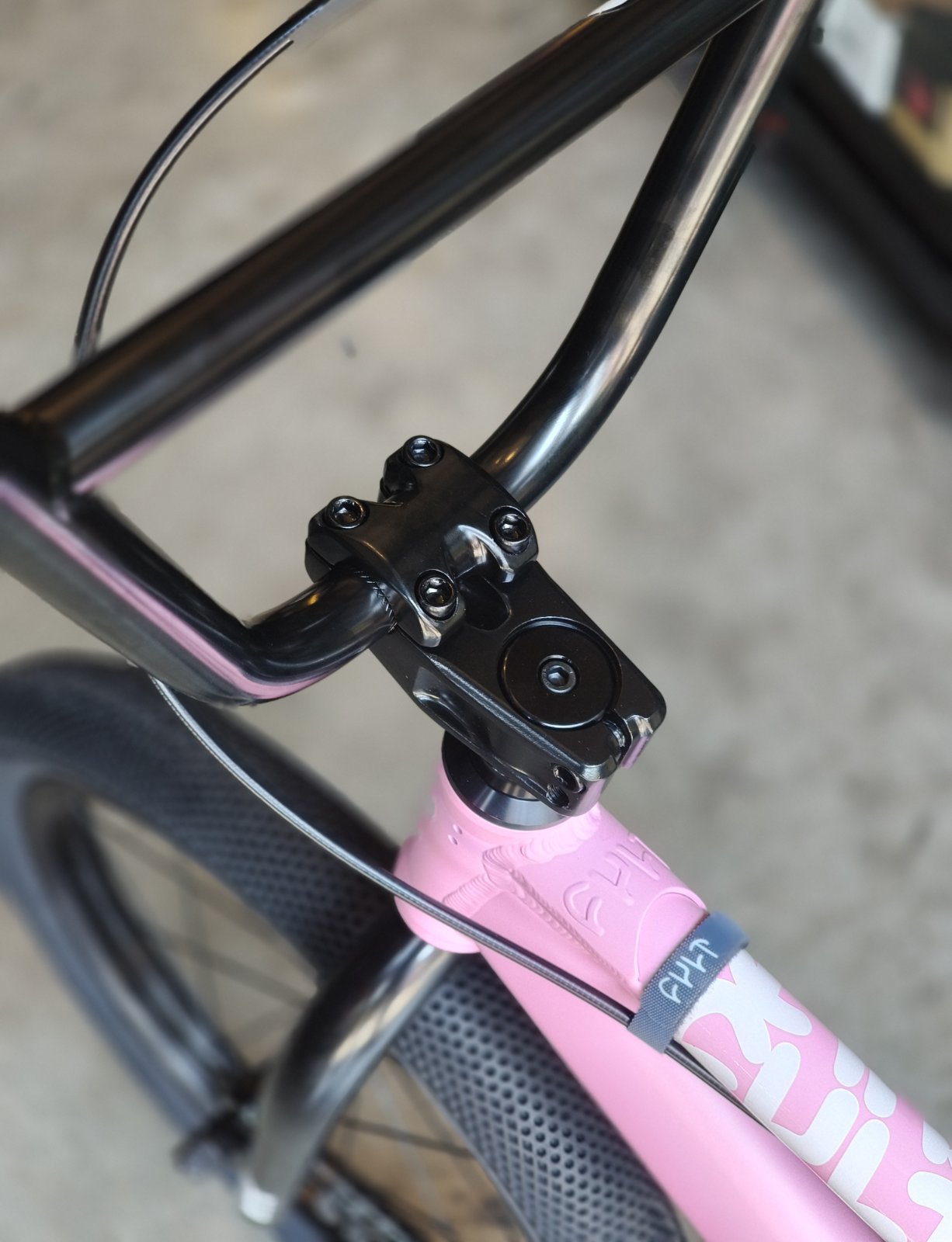 CULT JUVI 18" – MATTE PINK