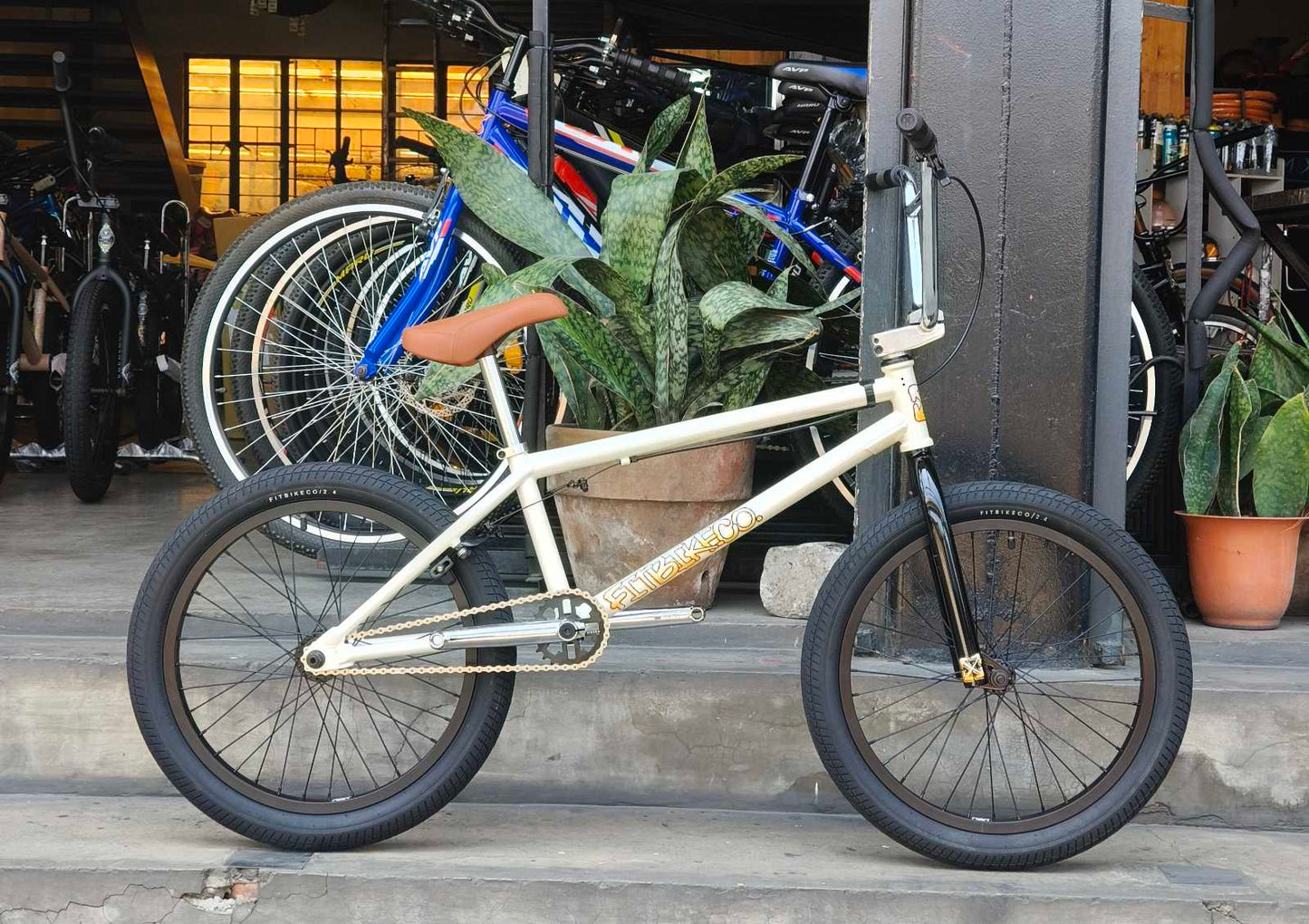 FIT BIKE CO. SERIES ONE – GLOSS CREAM