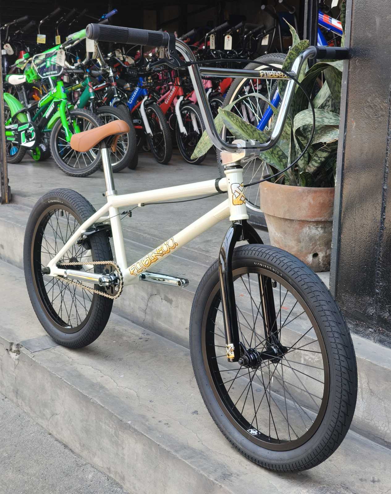 FIT BIKE CO. SERIES ONE – GLOSS CREAM