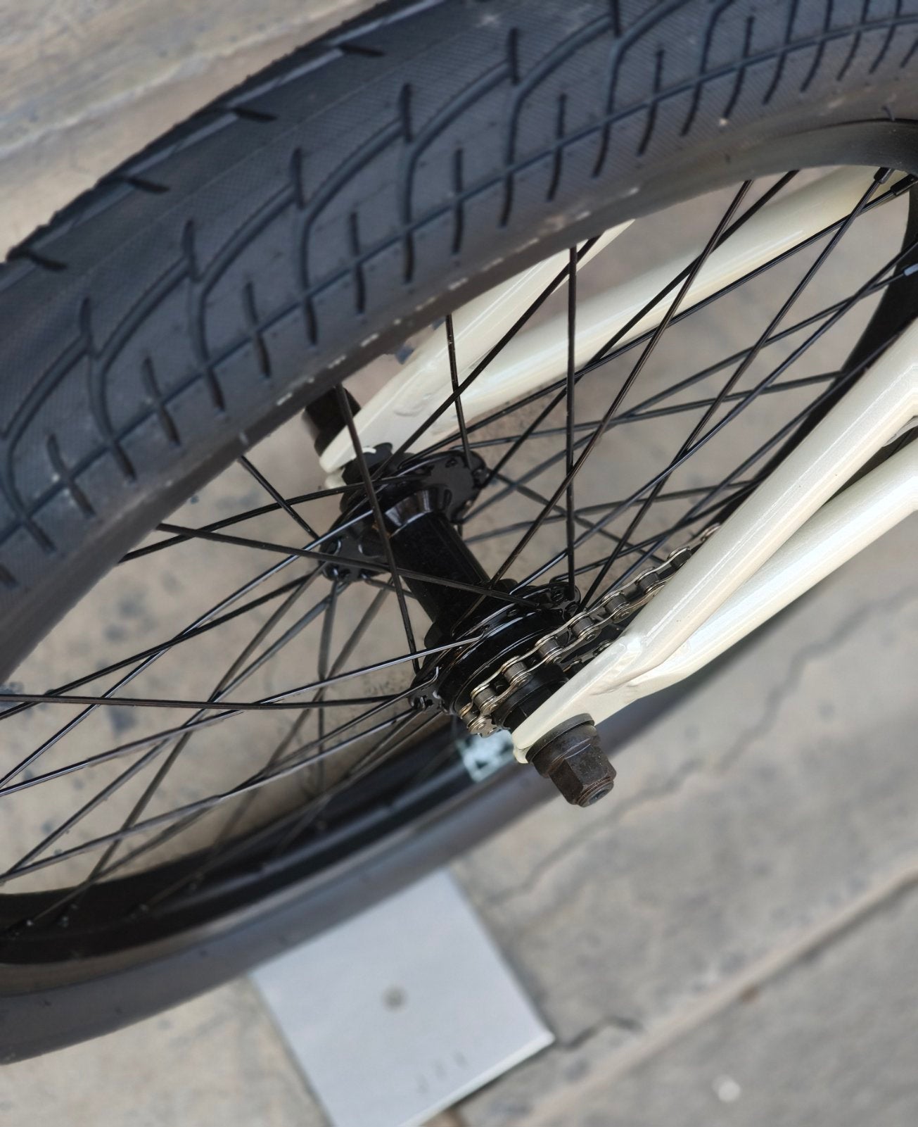 FIT BIKE CO. SERIES ONE – GLOSS CREAM