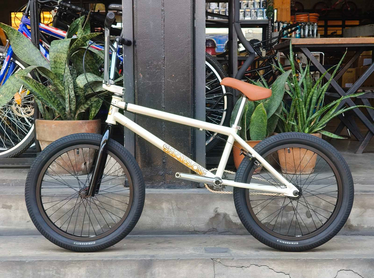 FIT BIKE CO. SERIES ONE – GLOSS CREAM