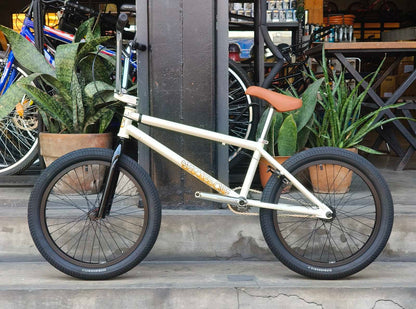 FIT BIKE CO. SERIES ONE – GLOSS CREAM