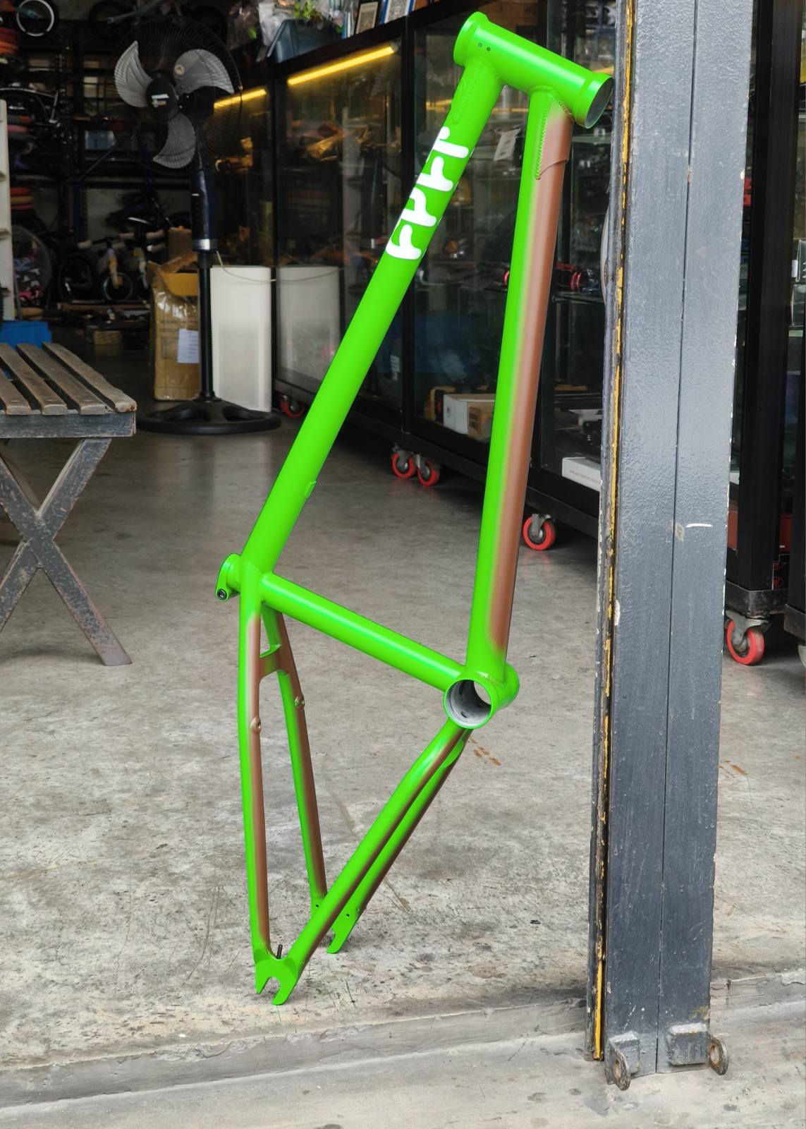 Cult, Alex Kennedy "Biggie" 20.5 Frame