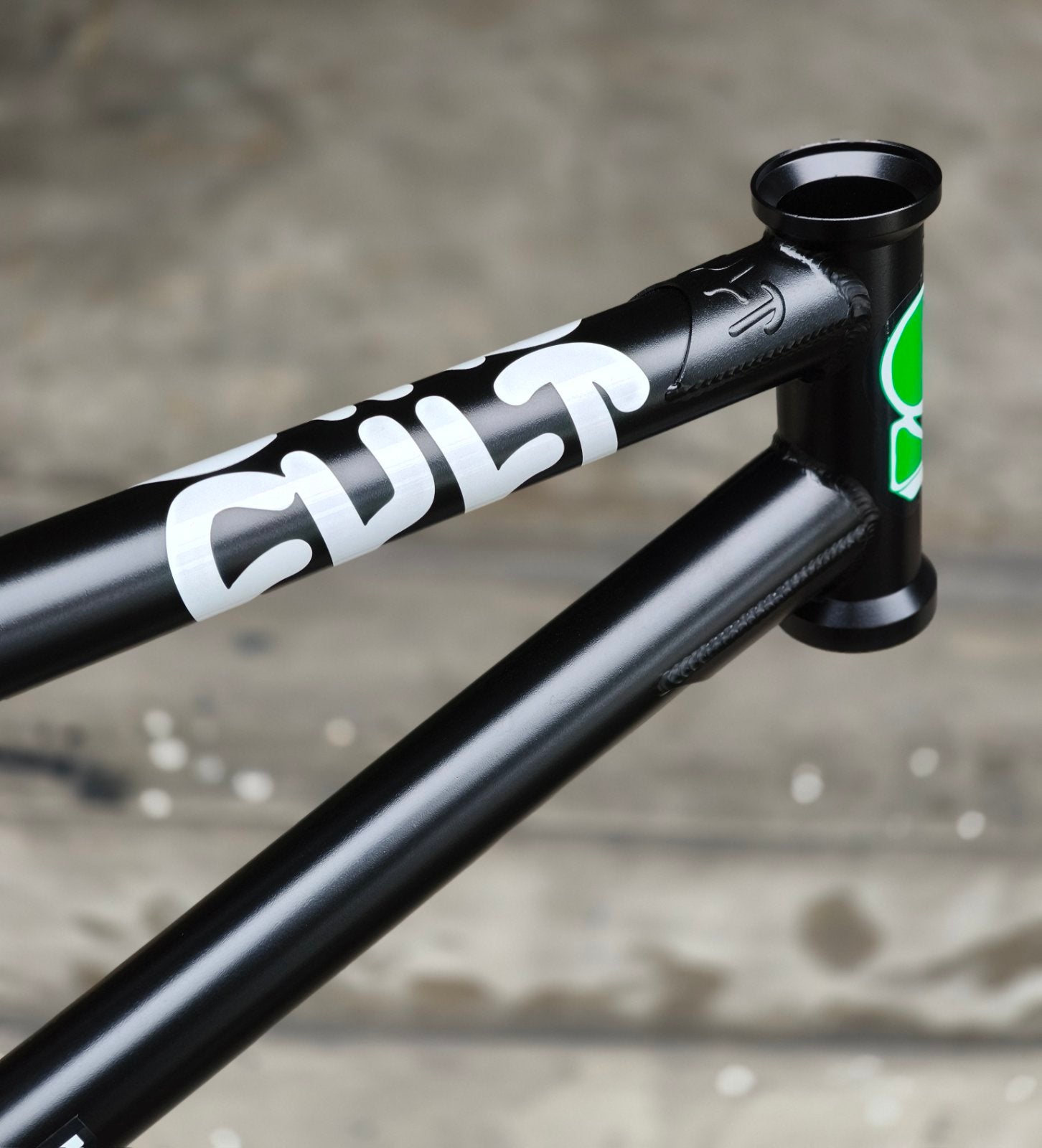 Cult, 2 Short IC2 Frame 20.5