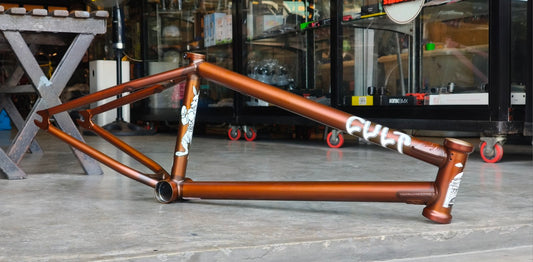 CULT DAK FRAME – Dakota Roche Signature / Pat Freyne Translucent Brown Colorway / 20.75" TT