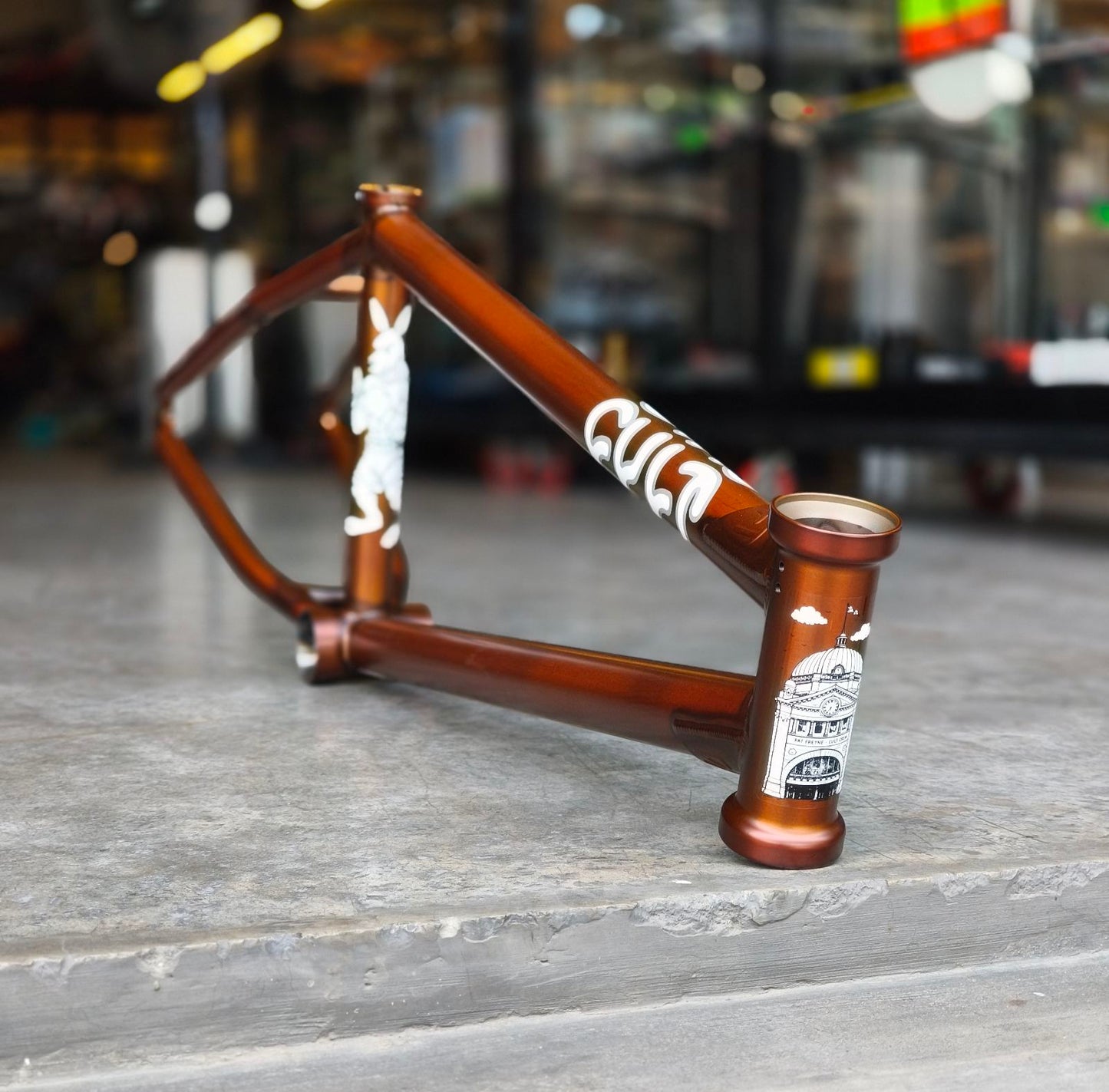 CULT DAK FRAME – Dakota Roche Signature / Pat Freyne Translucent Brown Colorway / 20.75" TT