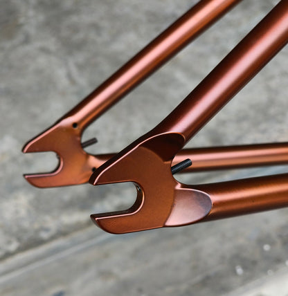CULT DAK FRAME – Dakota Roche Signature / Pat Freyne Translucent Brown Colorway / 20.75" TT