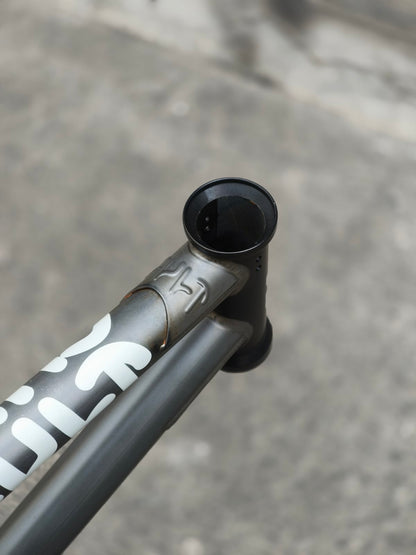 CULT SHORTY FRAME – KILIAN ROTH / PHOSPHATE RAW 20.5"