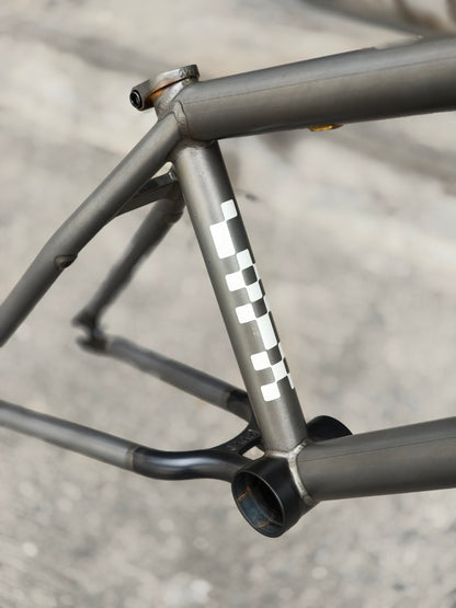 CULT SHORTY FRAME – KILIAN ROTH / PHOSPHATE RAW 20.5"