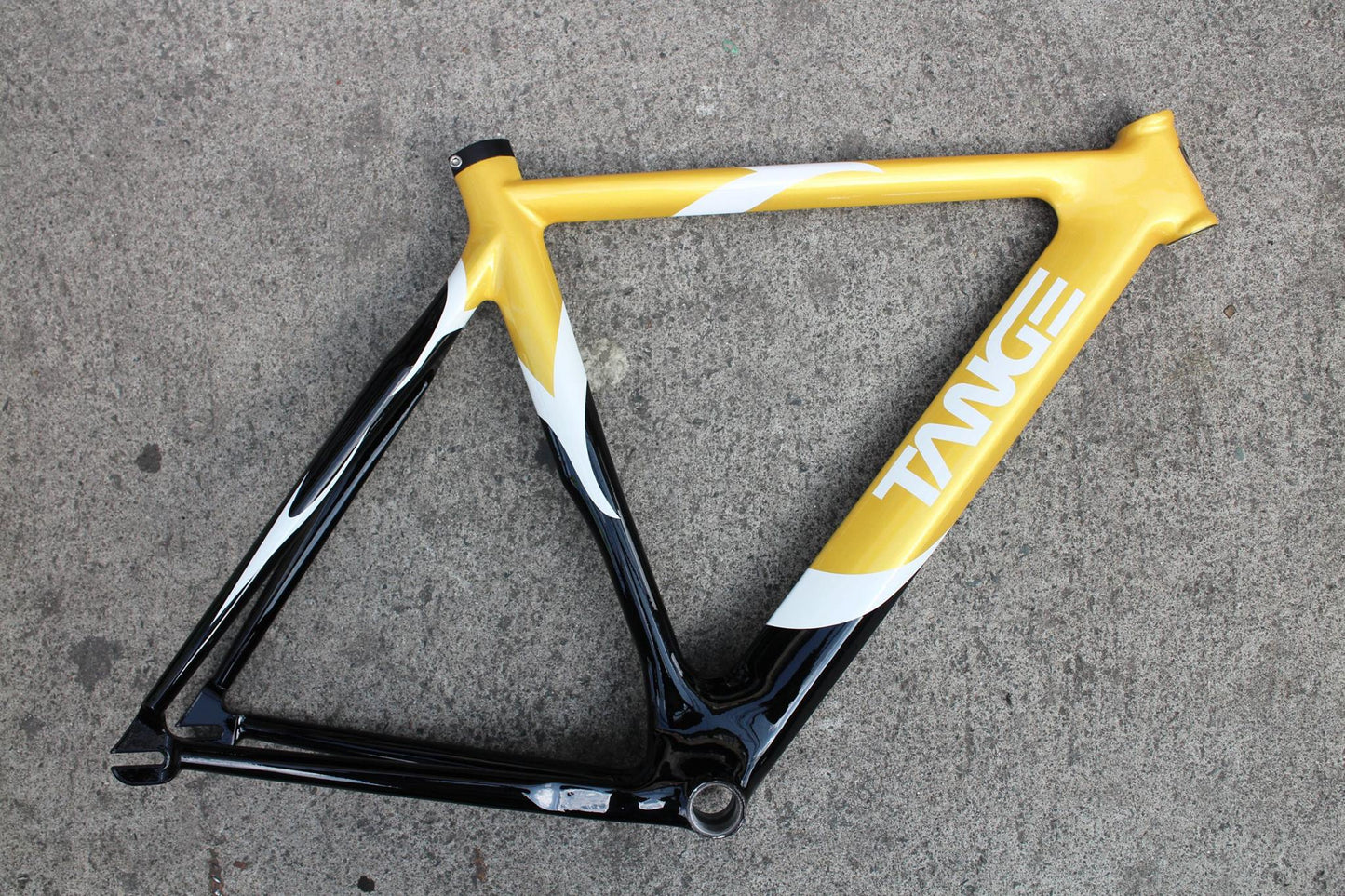 Tange, Carbon fixed gear frame