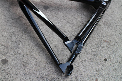 Tange, Carbon fixed gear frame