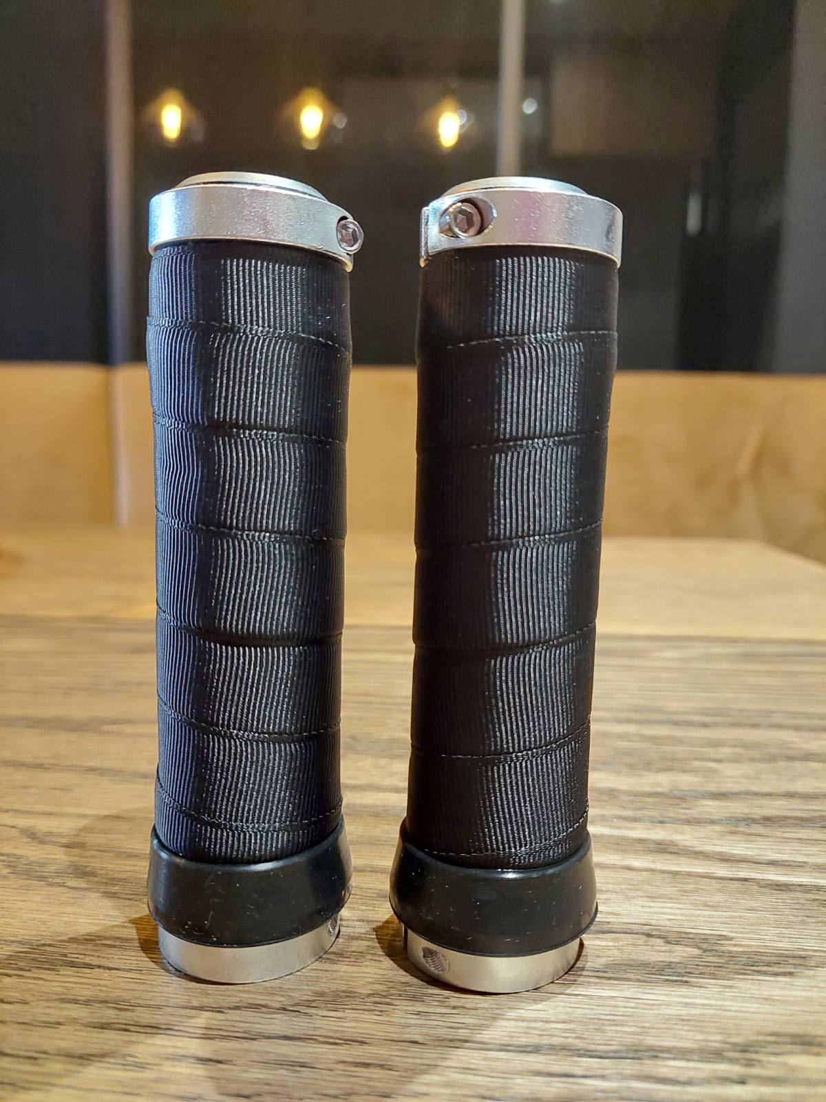 Passe Lock On Grips - Plain Black Series