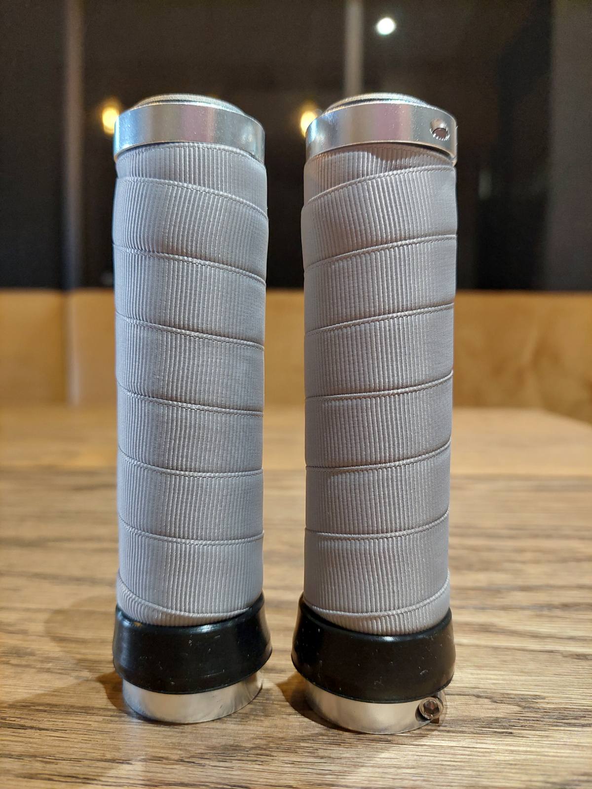 Passe Lock On Grips - Plain Black Series