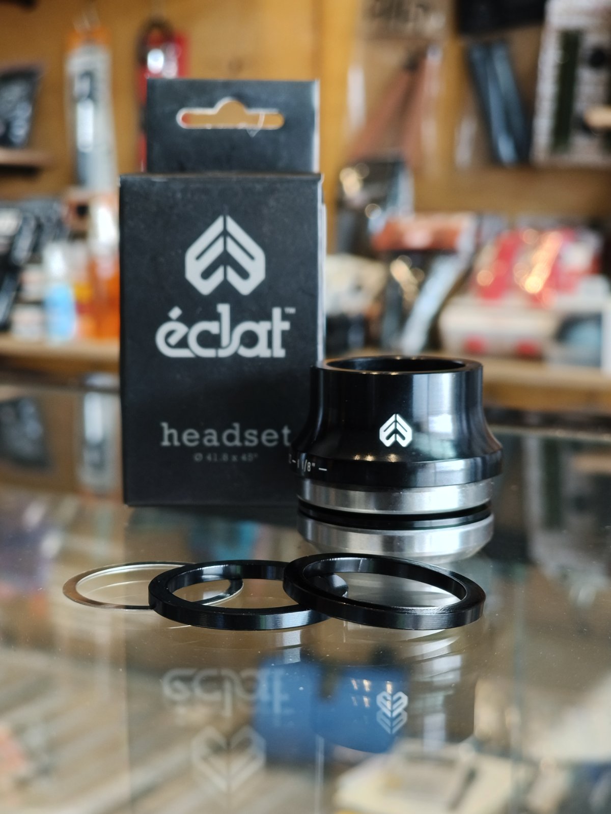Eclat, Wave 22 Integrated Head Set - Black