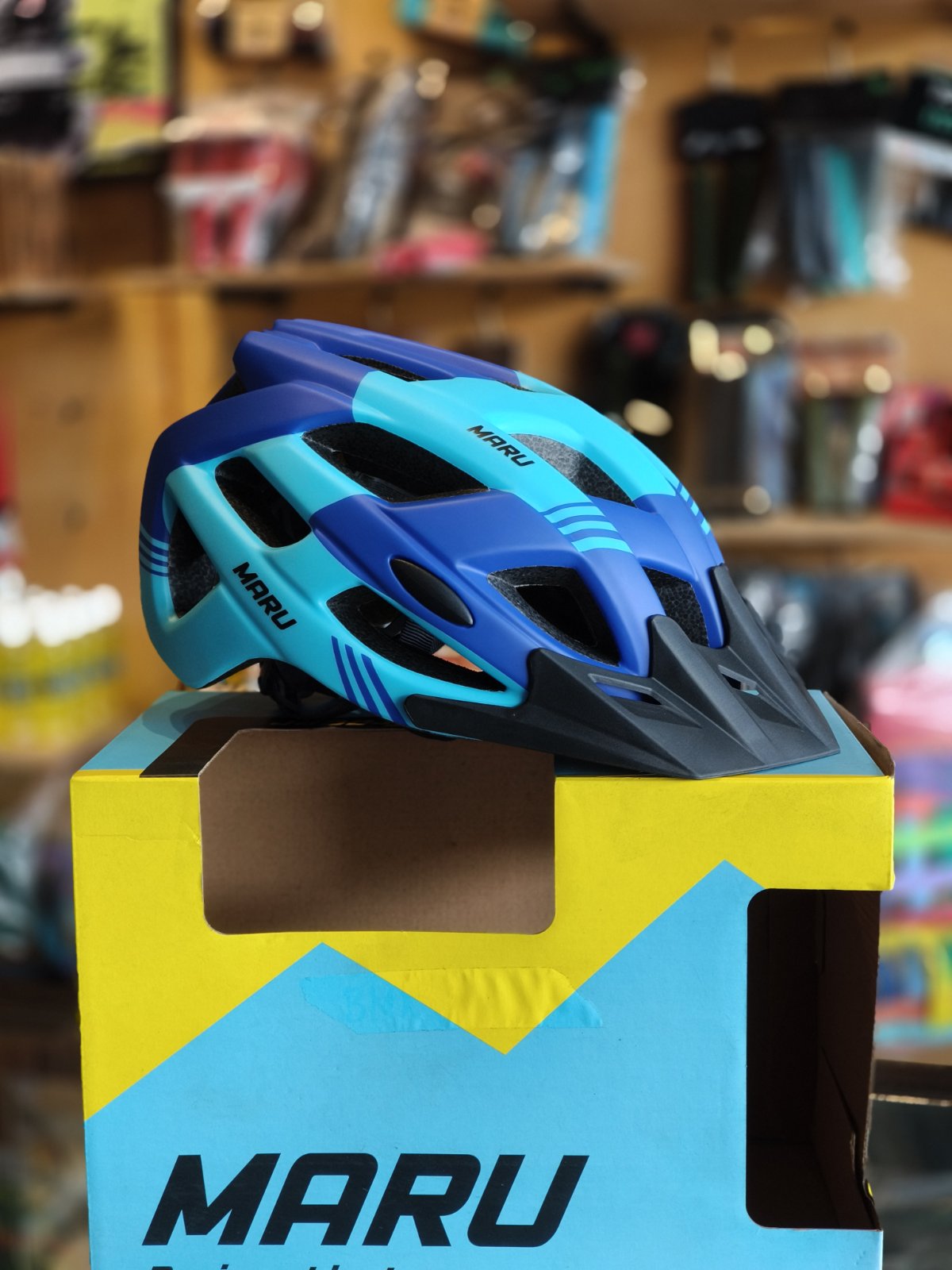 Helmet MTB Maru Tracer (available in Blue & Purple)