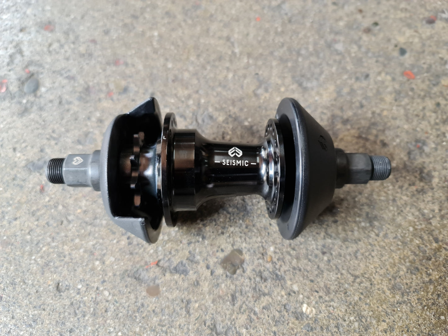 Eclat Seismic Rear Cassette Hub - LHD