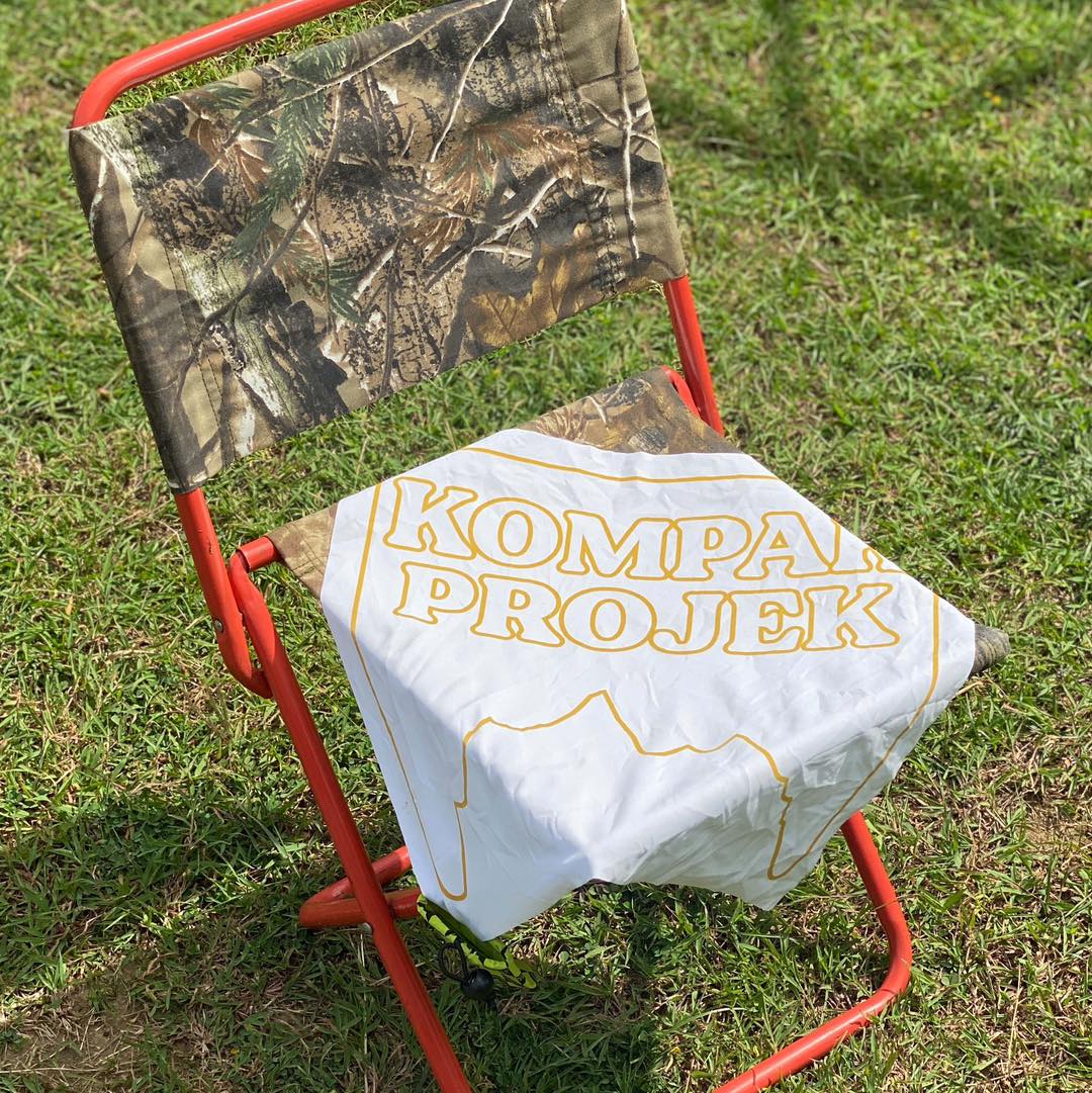 Kompak Projek, Packable microfiber towel (available in various colors)