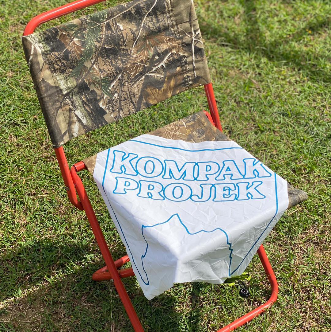 Kompak Projek, Packable microfiber towel (available in various colors)