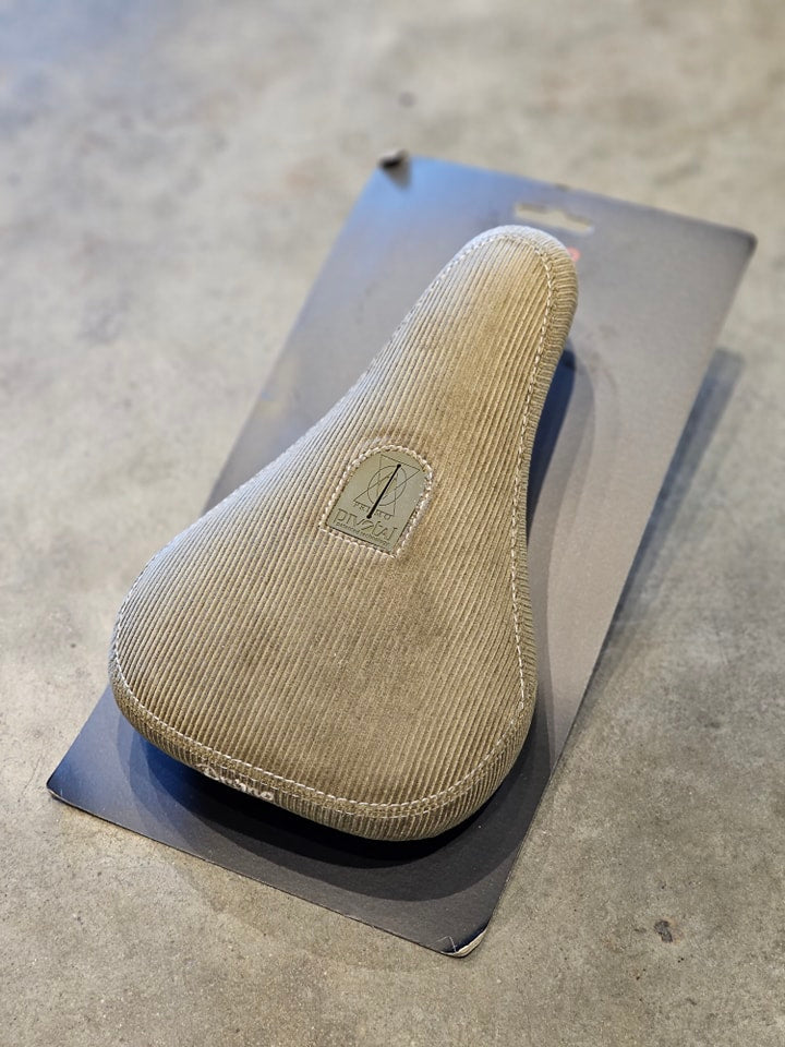 Primo Biscuit Pivotal Seat - Olive Green