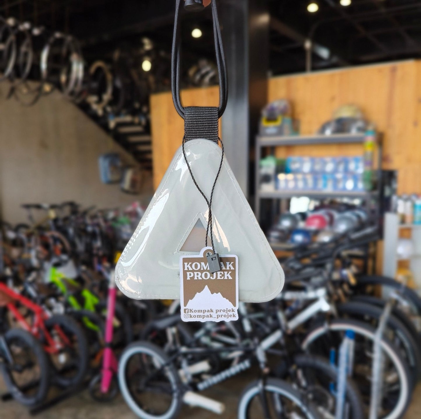 Kompak Projek, 3m safety triangle reflector