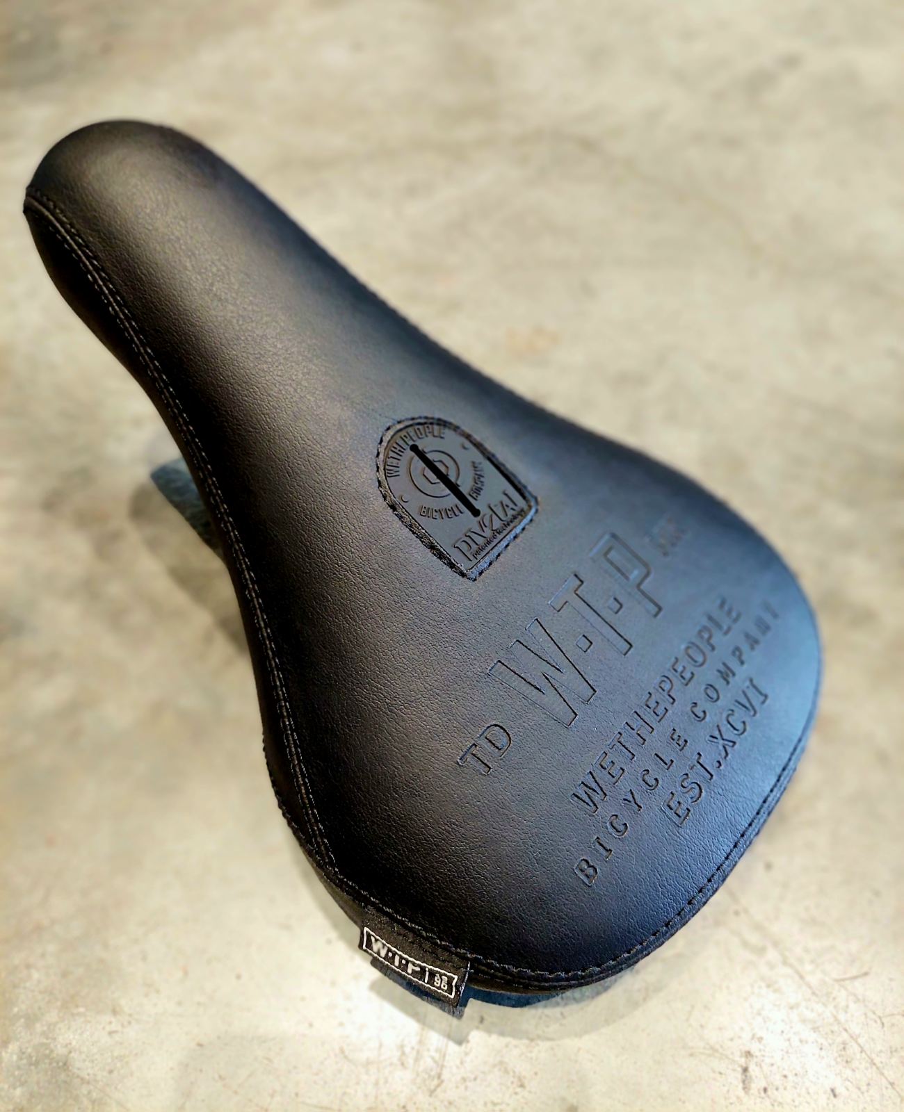 Wethepeople Team Pivotal Seat - Fat (black / brown)