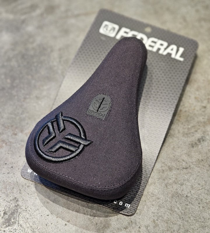 Federal Mid Stealth Logo Pivotal Seat - Black With Raised Black Embroidery