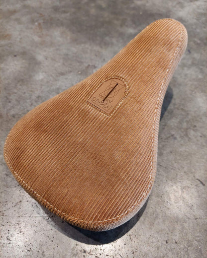 Primo Biscuit Pivotal Seat - Tan